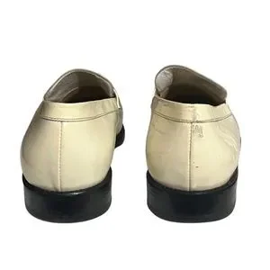 Gucci | Shoes | Authentic Vintage Gucci White Loafers In  display picture 2